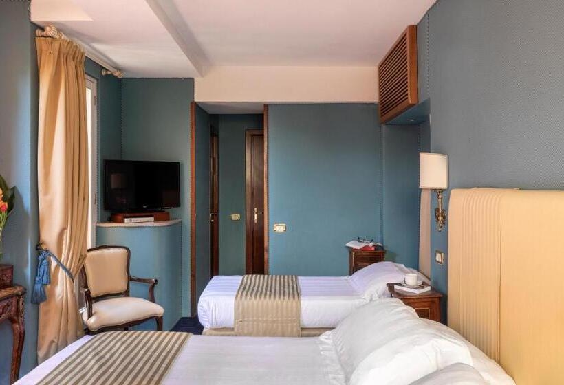 חיבור הדירה עם חדר שינה אחד, Scalinata Di Spagna