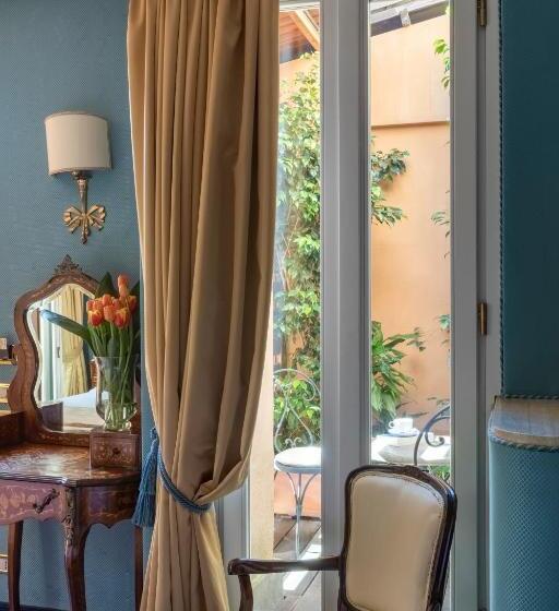 חיבור הדירה עם חדר שינה אחד, Scalinata Di Spagna