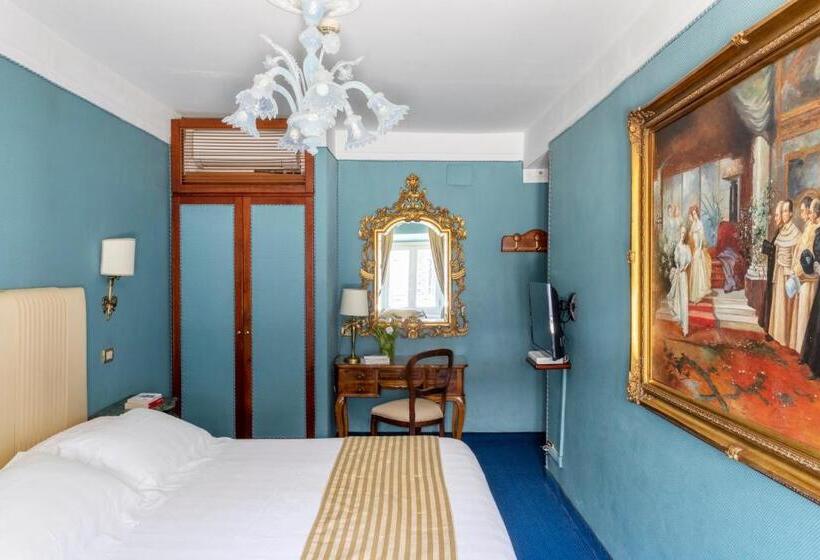 סוויטת 3 חדרי שינה, Scalinata Di Spagna