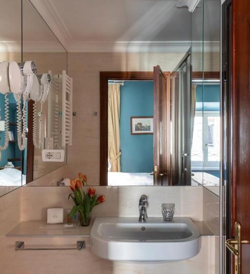 סוויטת 3 חדרי שינה, Scalinata Di Spagna