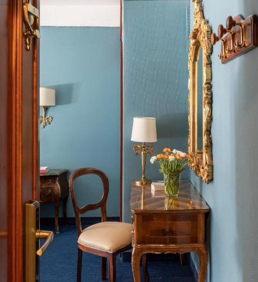 סוויטת 3 חדרי שינה, Scalinata Di Spagna