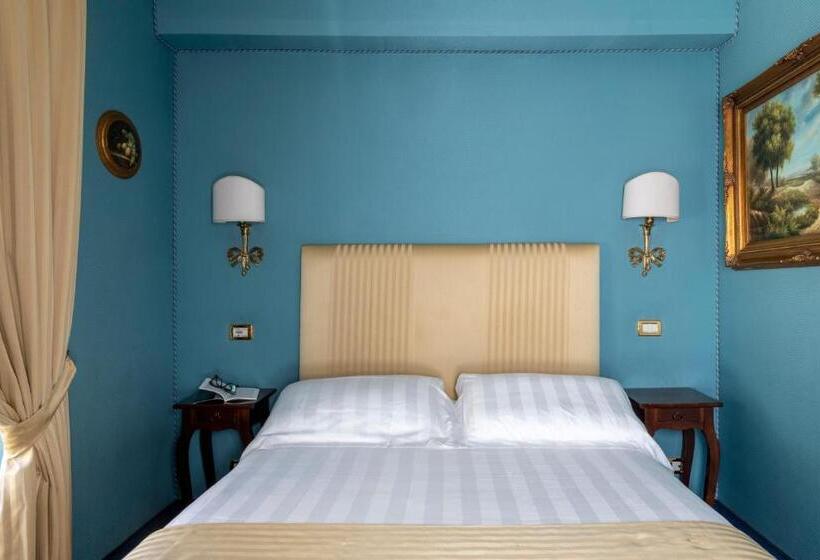 סוויטת 3 חדרי שינה, Scalinata Di Spagna