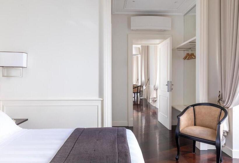 סוויטה עם נוף, Scalinata Di Spagna