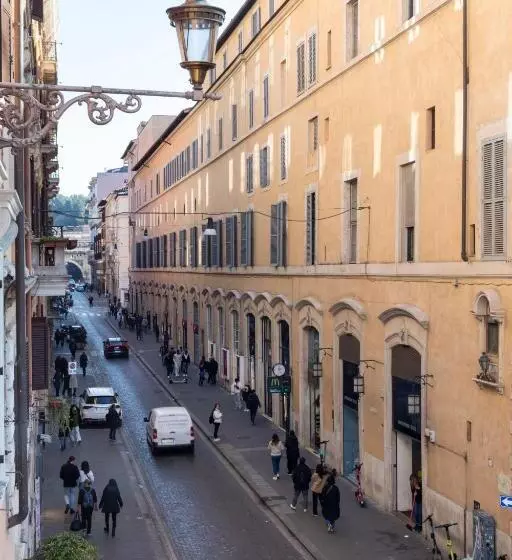 اتاق لوکس با بالکن, Scalinata Di Spagna