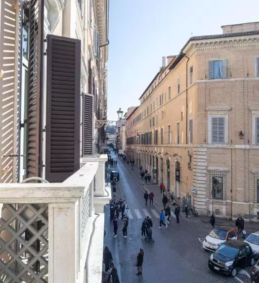 اتاق لوکس با بالکن, Scalinata Di Spagna