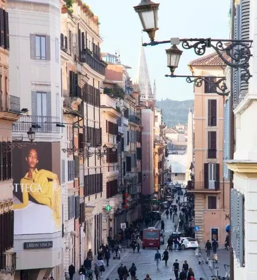 اتاق لوکس با بالکن, Scalinata Di Spagna