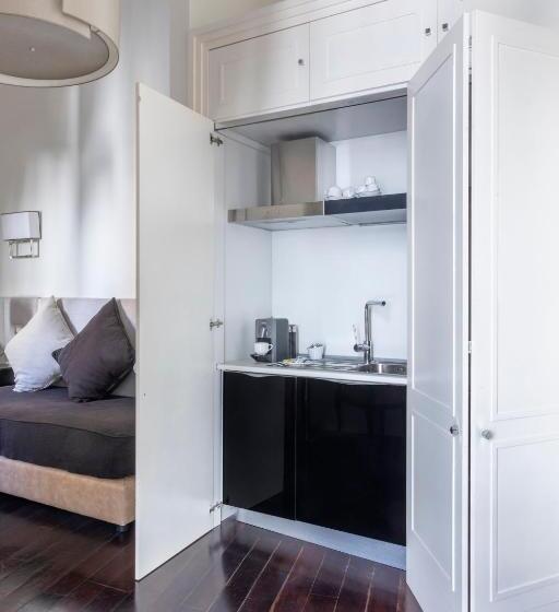 סוויטת ג'וניור עם מרפסת, Scalinata Di Spagna