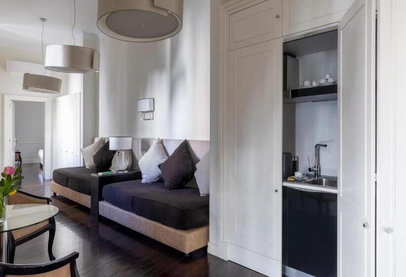 סוויטת ג'וניור עם מרפסת, Scalinata Di Spagna