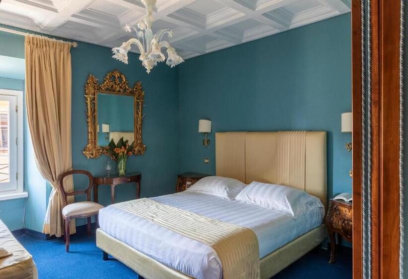 חדר סטנדרט לשלושה, Scalinata Di Spagna