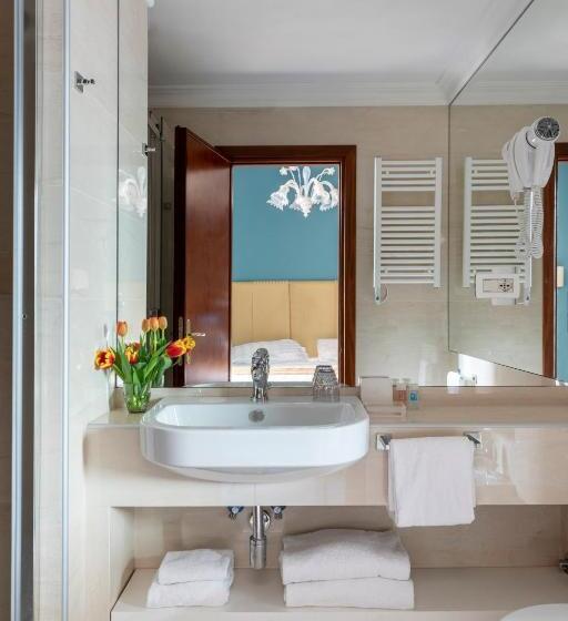 חדר סטנדרט לשלושה, Scalinata Di Spagna