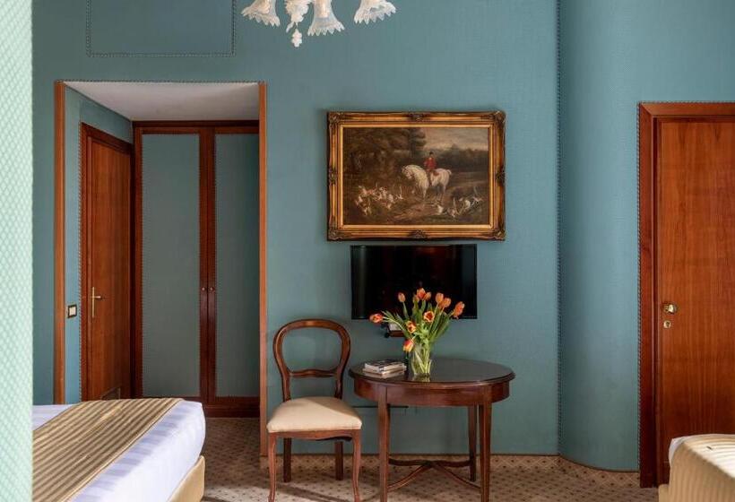 חדר סטנדרט לארבעה, Scalinata Di Spagna