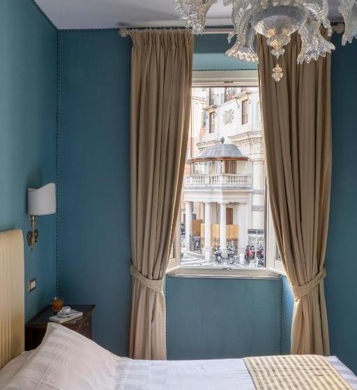 סוויטת ג'וניור, Scalinata Di Spagna