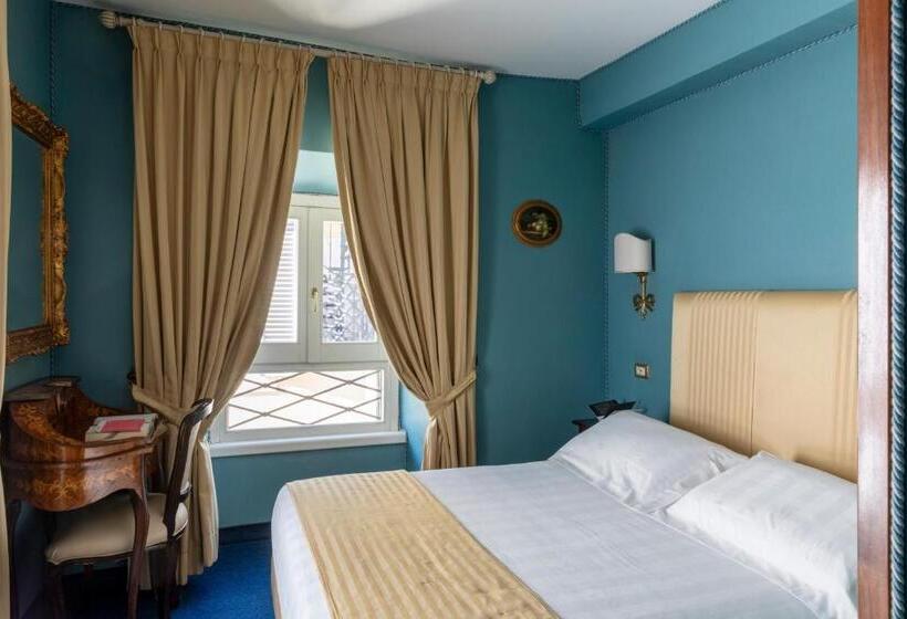 סוויטת 3 חדרי שינה, Scalinata Di Spagna