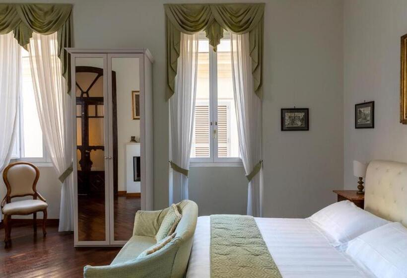 דירת שני חדרים, Scalinata Di Spagna