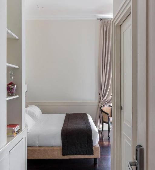 חדר דלוקס עם מרפסת, Scalinata Di Spagna