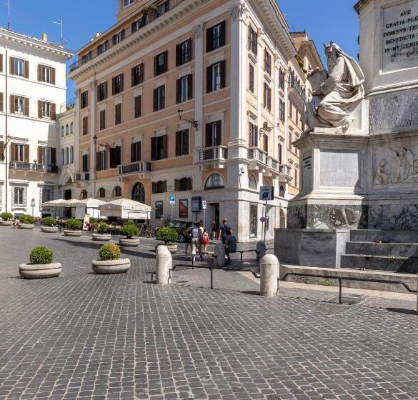 חדר דלוקס לשלושה, Scalinata Di Spagna