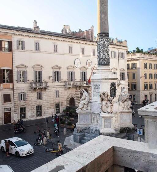 סוויטת ג'וניור עם מרפסת, Scalinata Di Spagna