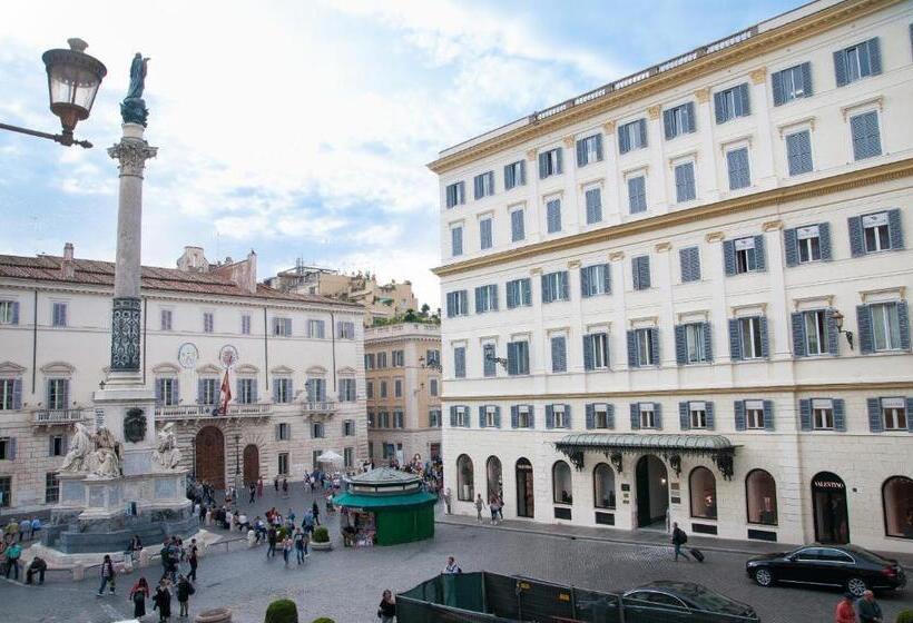 סוויטת ג'וניור עם מרפסת, Scalinata Di Spagna