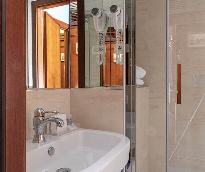 חדר סטנדרט, Scalinata Di Spagna