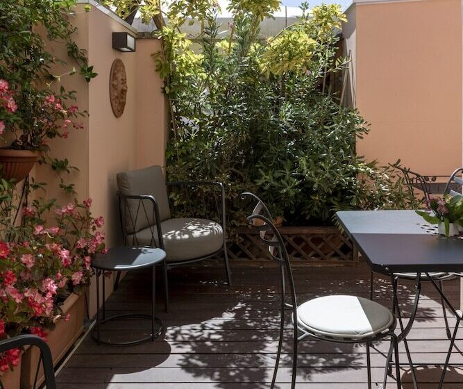 חדר סופריור עם טרסה, Scalinata Di Spagna