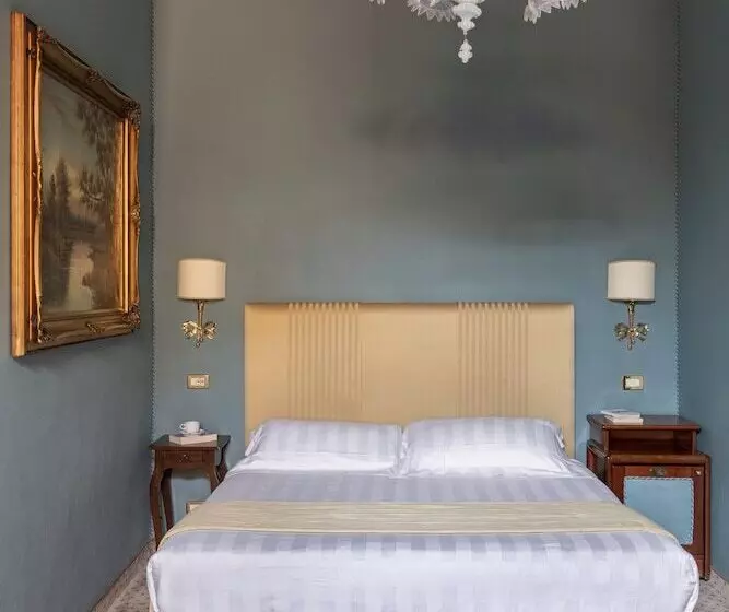 اتاق استاندارد چهار تخته, Scalinata Di Spagna