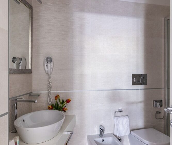 סוויטת ג'וניור, Scalinata Di Spagna