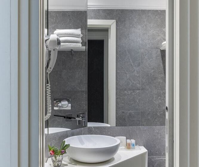 חדר דלוקס לשלושה, Scalinata Di Spagna