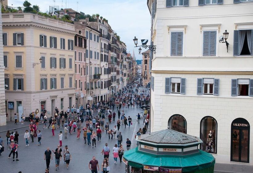 חדר דלוקס לשלושה, Scalinata Di Spagna