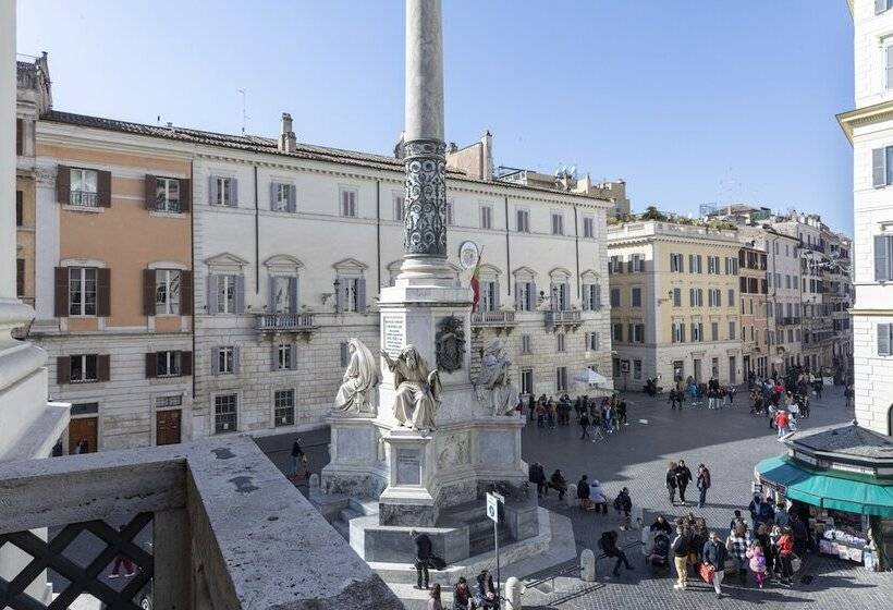 חדר דלוקס לשלושה, Scalinata Di Spagna