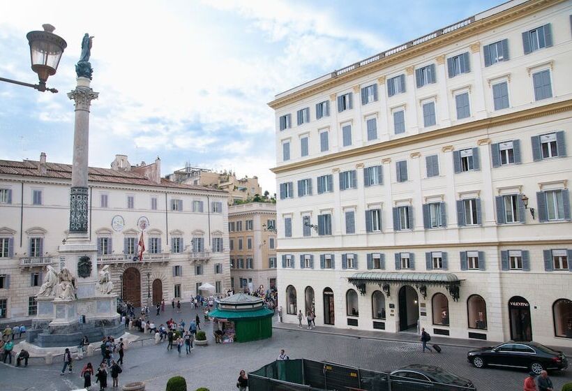 סוויטת ג'וניור עם מרפסת, Scalinata Di Spagna