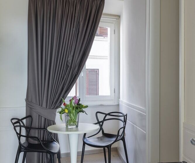 חדר סטנדרט, Scalinata Di Spagna