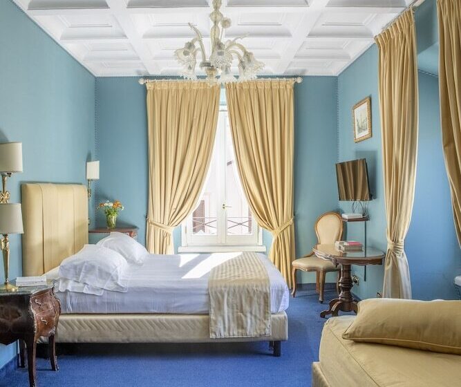 חדר סטנדרט לארבעה, Scalinata Di Spagna