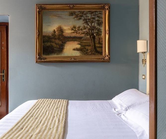 חדר סטנדרט לארבעה, Scalinata Di Spagna