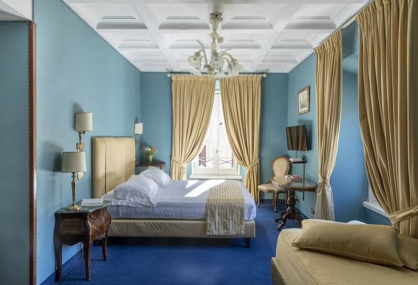 חדר סטנדרט לארבעה, Scalinata Di Spagna