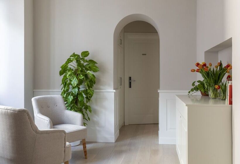 סוויטת ג'וניור, Scalinata Di Spagna