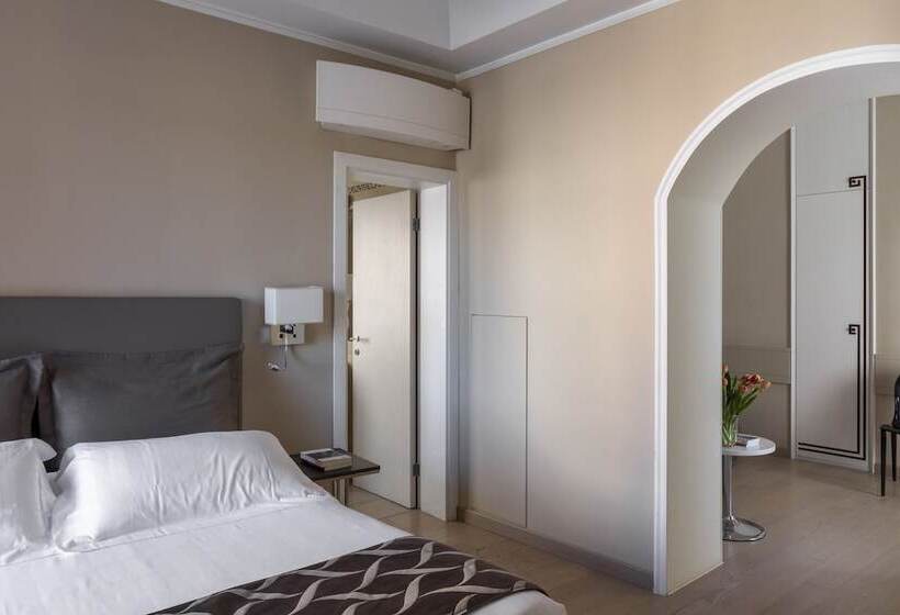 סוויטת ג'וניור, Scalinata Di Spagna