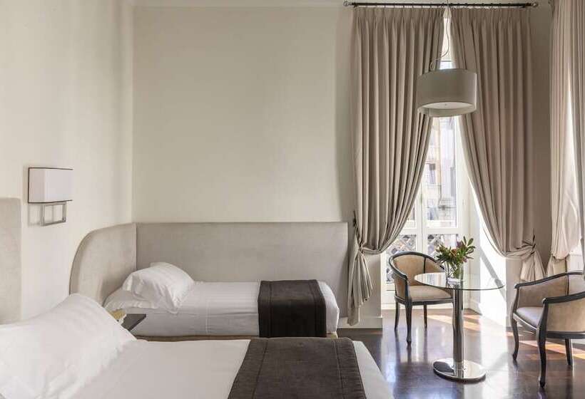 חדר דלוקס לשלושה, Scalinata Di Spagna