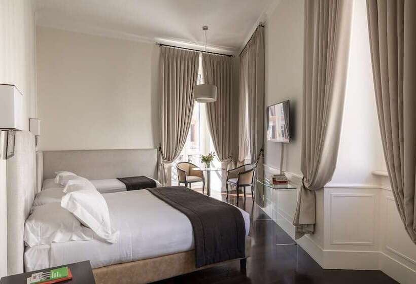 חדר דלוקס לשלושה, Scalinata Di Spagna