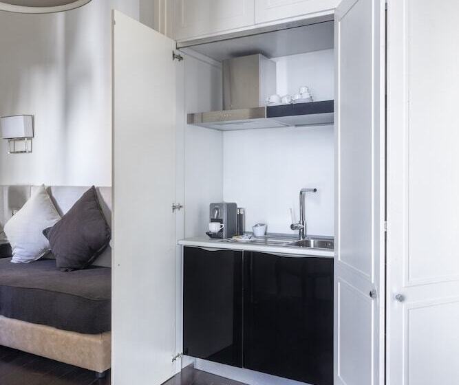 סוויטת ג'וניור עם מרפסת, Scalinata Di Spagna