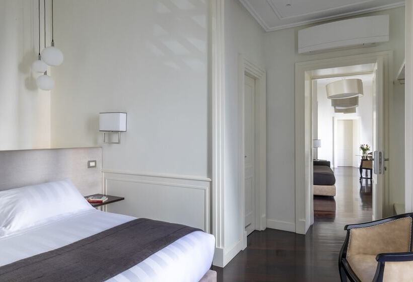 סוויטת ג'וניור עם מרפסת, Scalinata Di Spagna