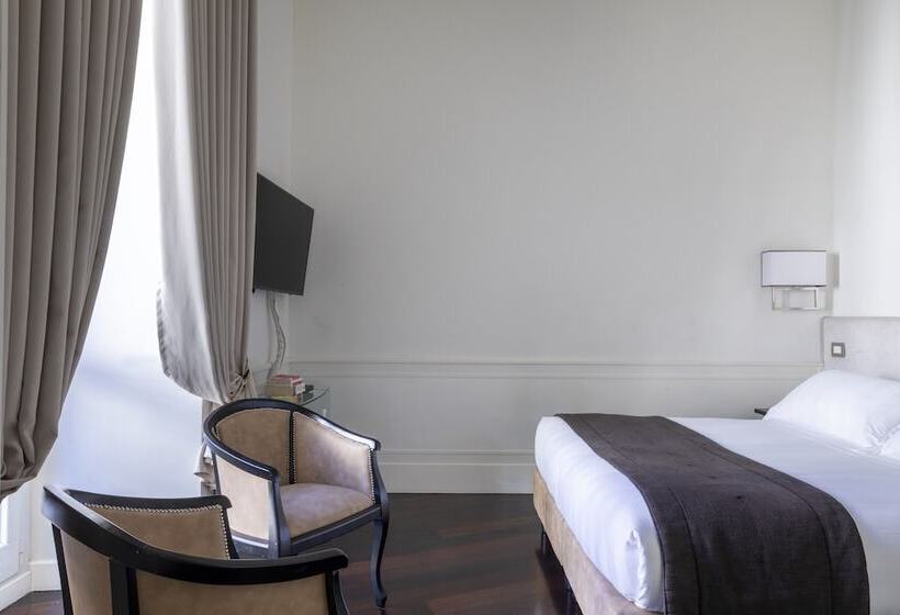 סוויטת ג'וניור עם מרפסת, Scalinata Di Spagna