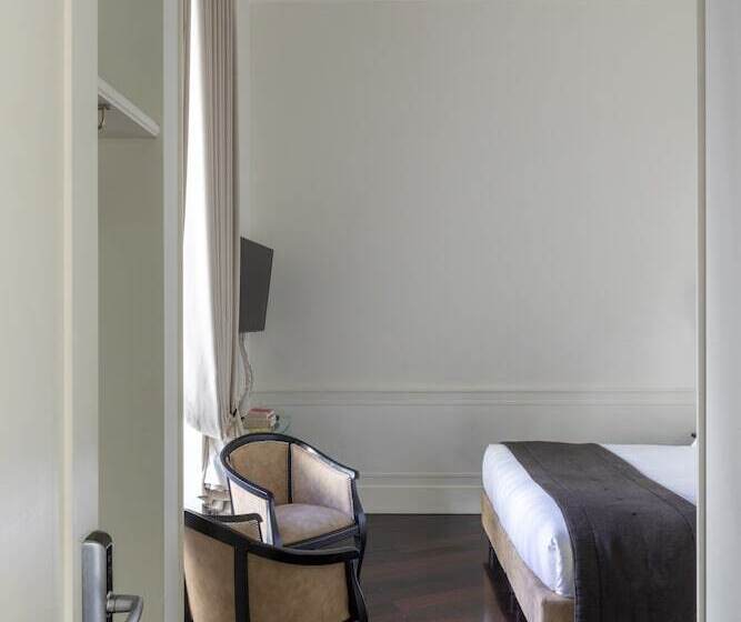 סוויטת ג'וניור עם מרפסת, Scalinata Di Spagna