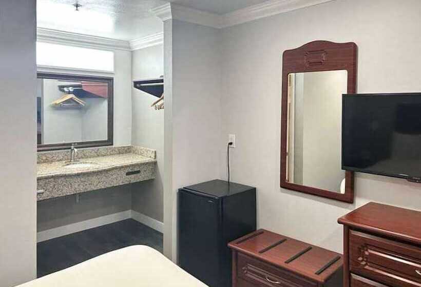 סוויטה דלוקס, Motel 6 South Gate CA