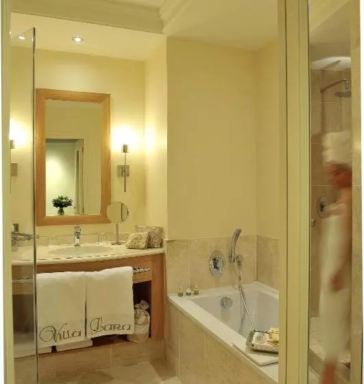 اتاق لوکس, Villa Lara