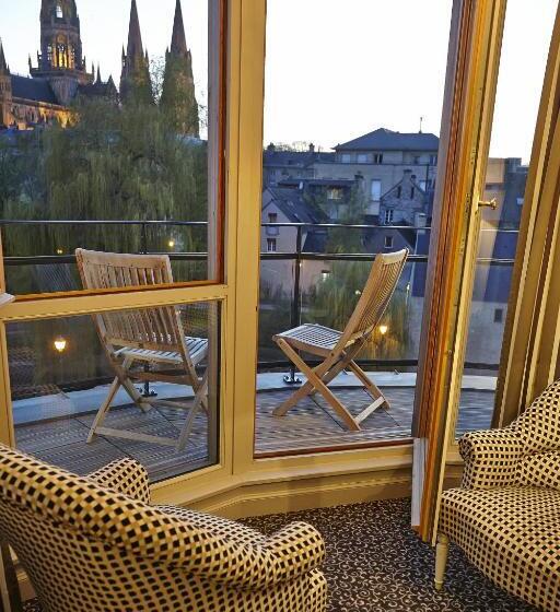 اتاق اجرایی, Villa Lara