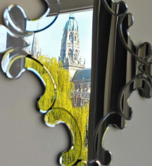 اتاق اجرایی, Villa Lara