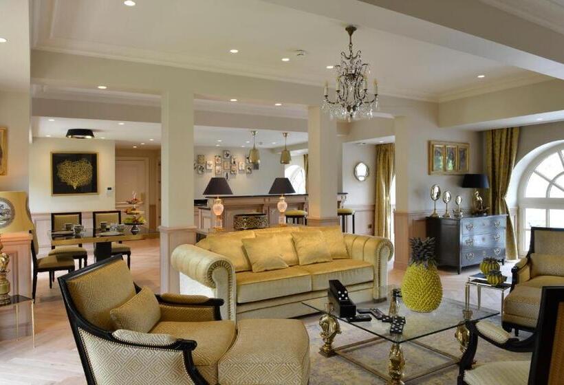 سوئیت پرزیدنت, Villa Lara