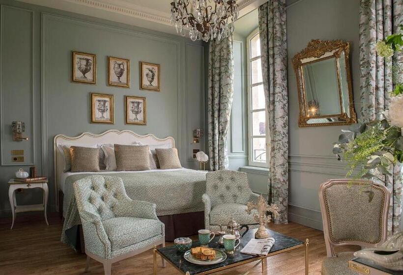 سوئیت پرزیدنت, Villa Lara