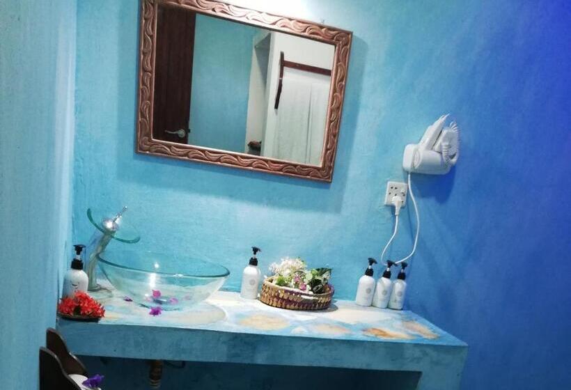 基本间, Zanzibar House