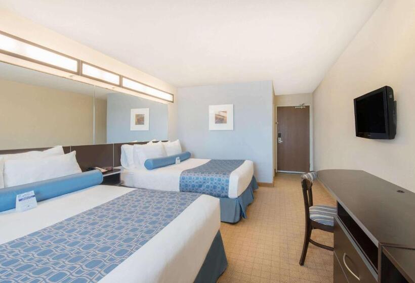 适用于残疾人士的豪华房间, Microtel Inn & Suites By Wyndham Stanley